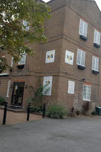 CES London strutture, Inglese scuola dentro Londra, Regno Unito 1