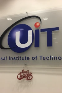 Universal Institute of Technology UIT instalaciones, Ingles escuela en Melbourne, Australia 3