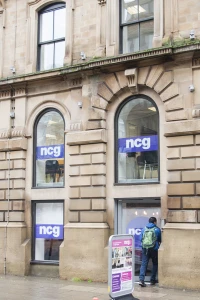NCG - New College Group - Manchester strutture, Inglese scuola dentro Manchester, Regno Unito 1