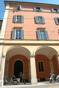 ALCE instalaciones, Italiano escuela en Bolonia, Italia 1