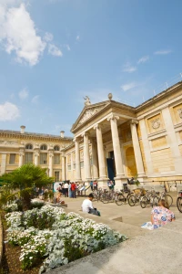 Kings Colleges: Oxford Einrichtungen, Englisch Schule in Oxford, Großbritannien 7