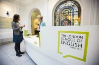The London School of English - Holland Park Einrichtungen, Englisch Schule in London, Großbritannien 2