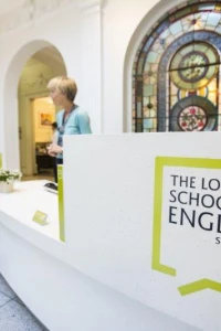 The London School of English - Holland Park instalações, Ingles escola em Londres, Reino Unido 2